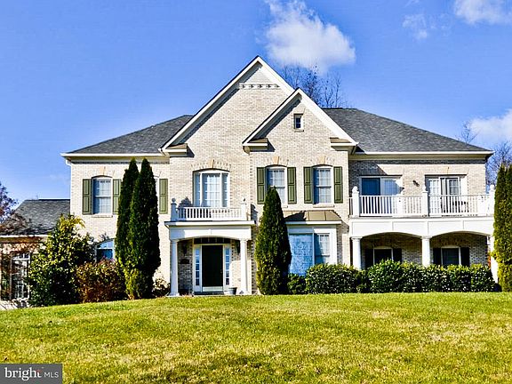 2nd image of 1205 Alicia Dr
