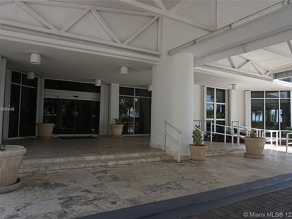 3rd image of 16711 Collins Ave APT 501