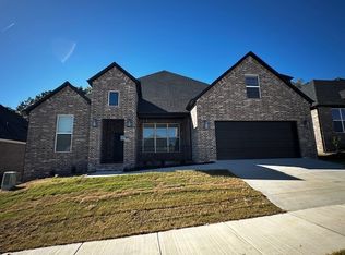 2847 N Grey Squirrel Dr, Fayetteville, AR 72704