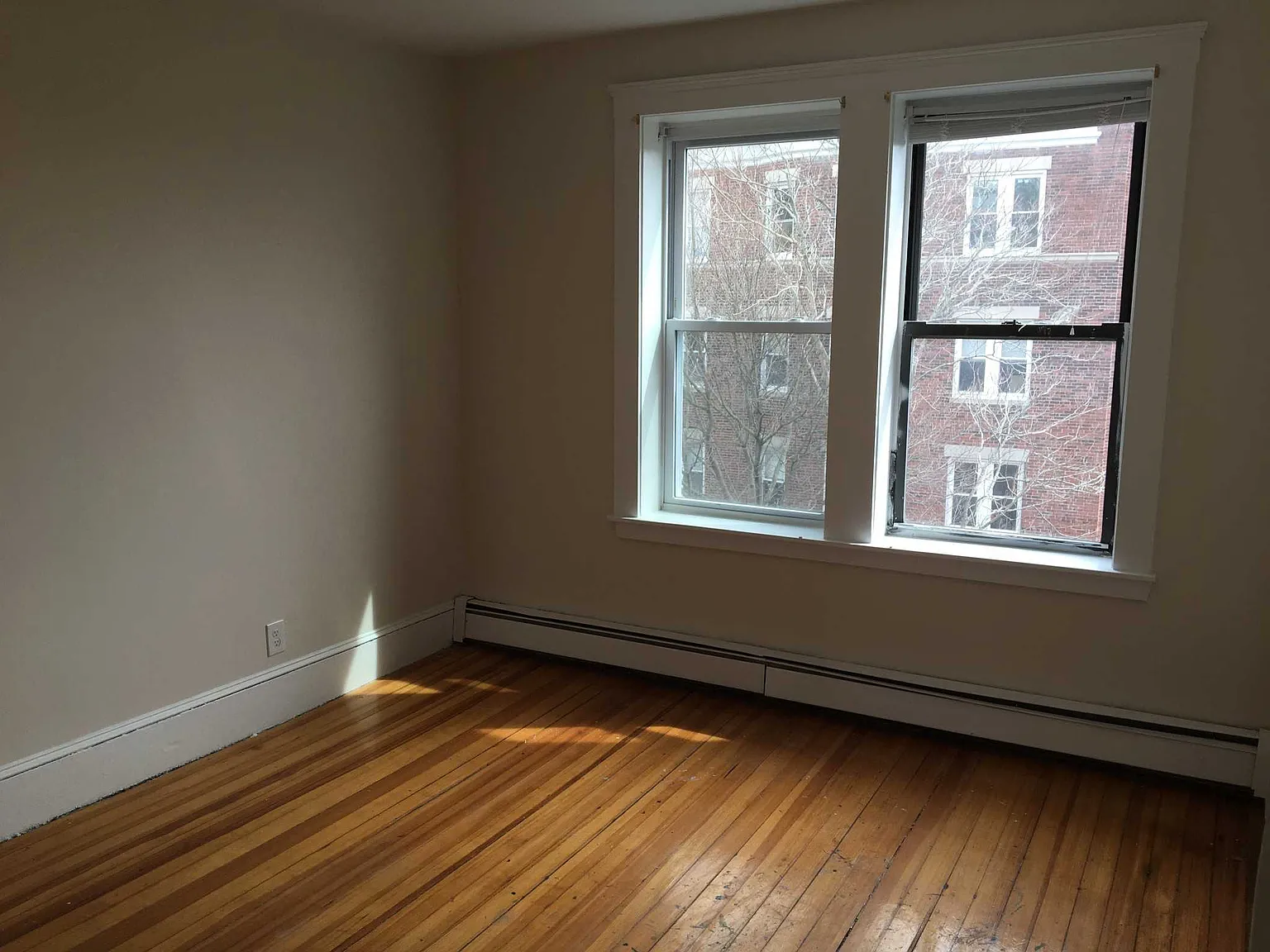 4 bed, $4,200 — Photo 2