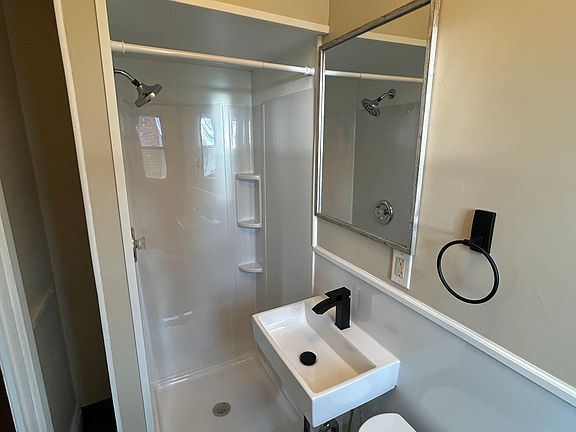 4th image of 259 Spring St Unit 2
