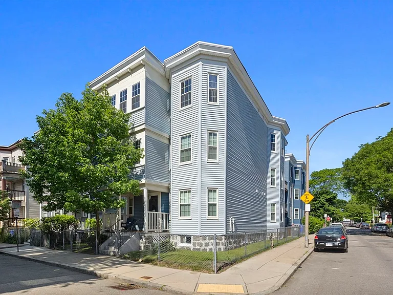 118 Saxton St #3 — Photo 22