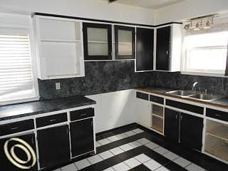 5th image of 13984 Artesian St