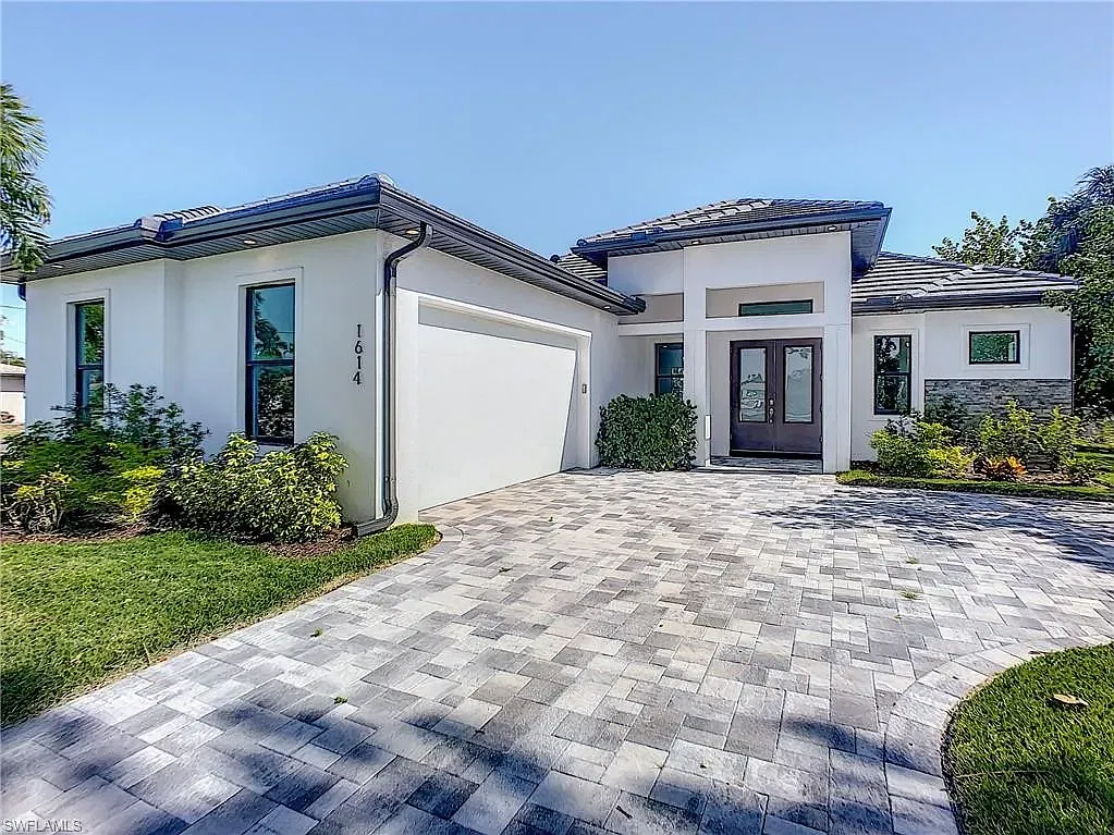 4 bed, 2295 sqft, $3,300 — Photo 2