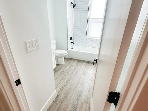 9513 E Colfax Ave #201, Aurora, CO 80010