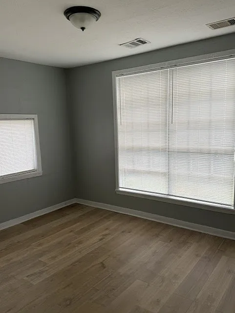 3 bed, 1075 sqft, $1,400 — Photo 4