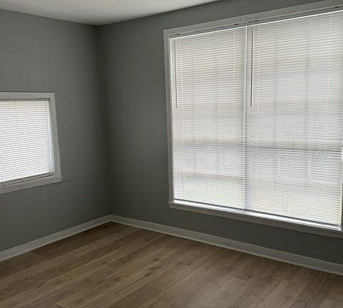4th image of 9233 Clinton Dr