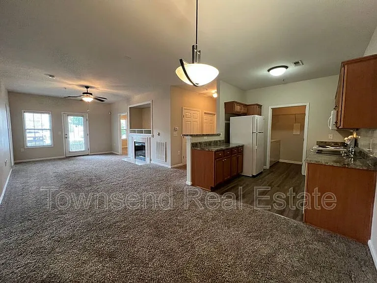 621 Marshtree Ln #107 — Photo 6
