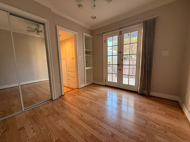 3852 Elm Ave #1/2 — Photo 10