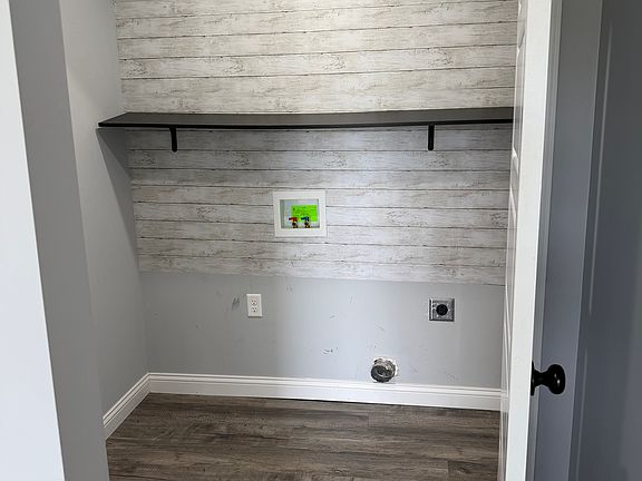 3rd image of 105 Winter Smith Ct