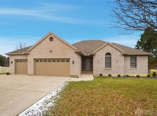 9048 Bedford Ct, Centerville, OH 45458