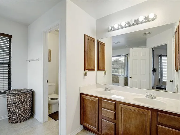 356 Matthews Ln — Photo 5