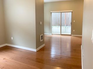 442 NE Simpson St UNIT D, Portland, OR 97211