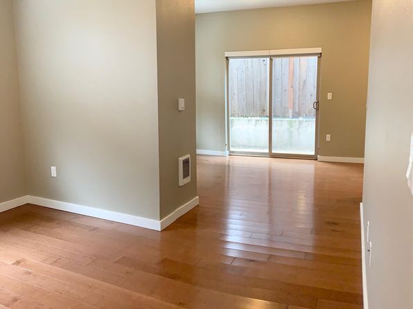 442 NE Simpson St Unit D