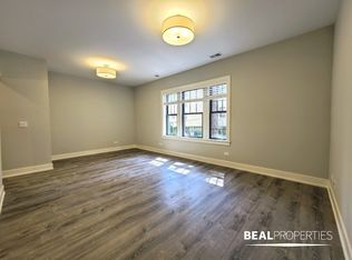 916 Crain St APT 2, Evanston, IL 60202