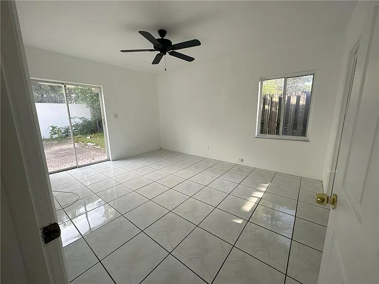 2928 N Ocean Blvd #1 — Photo 5