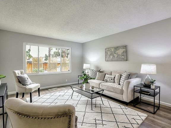 4th image of 185 Tulip Blossom Ct