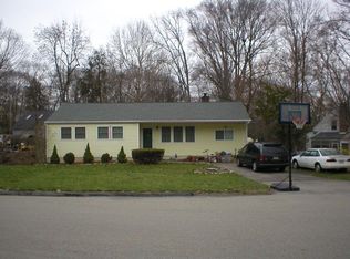 36 Fox Hill Rd, Cortlandt Manor, NY 10567