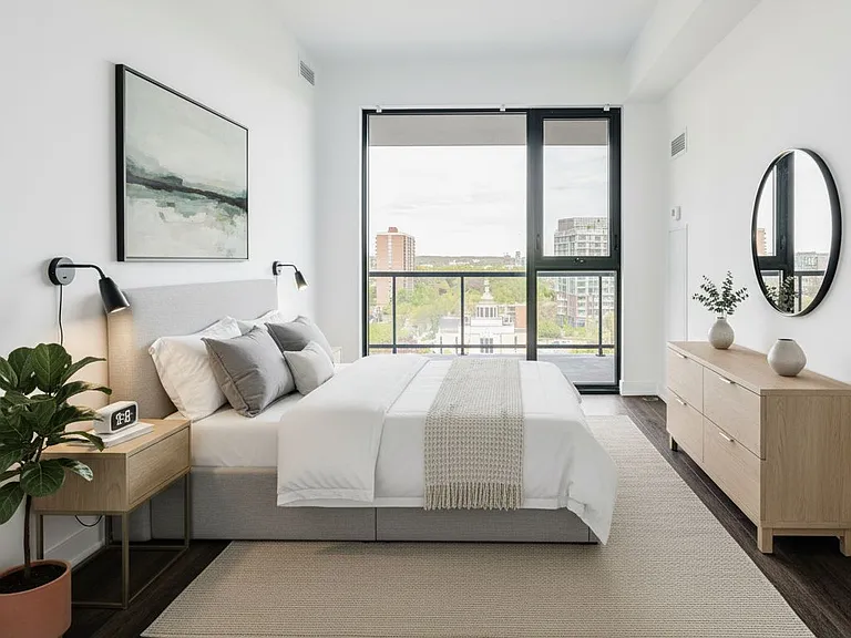 2075 Lakeshore Rd #811 — Photo 3