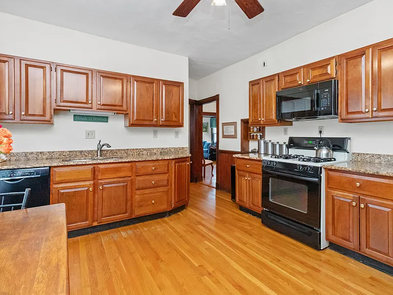 66 Hobson St #2 — Photo 10