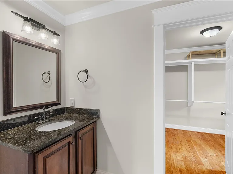 708 Shelby Ave — Photo 26