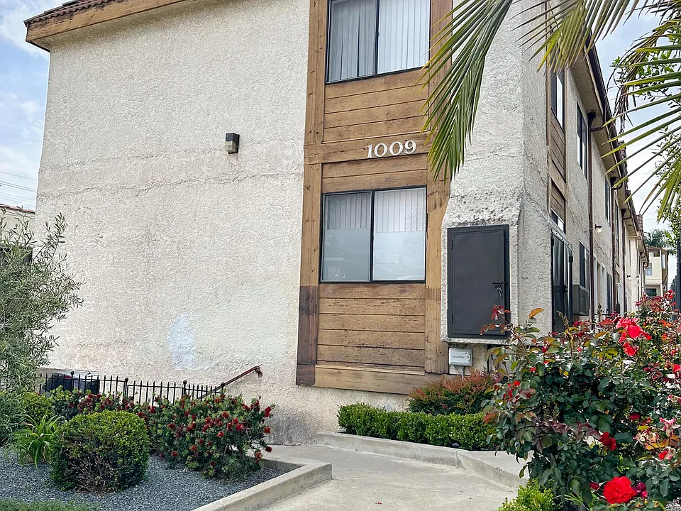 1009 Benito Ave #H