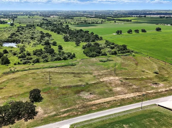 2 Colony Ct, Tolar, TX 76476