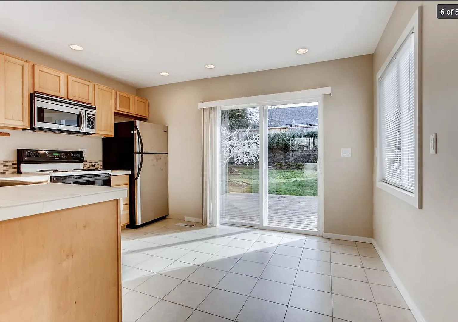 2 bed, 800 sqft, $2,200 — Photo 4