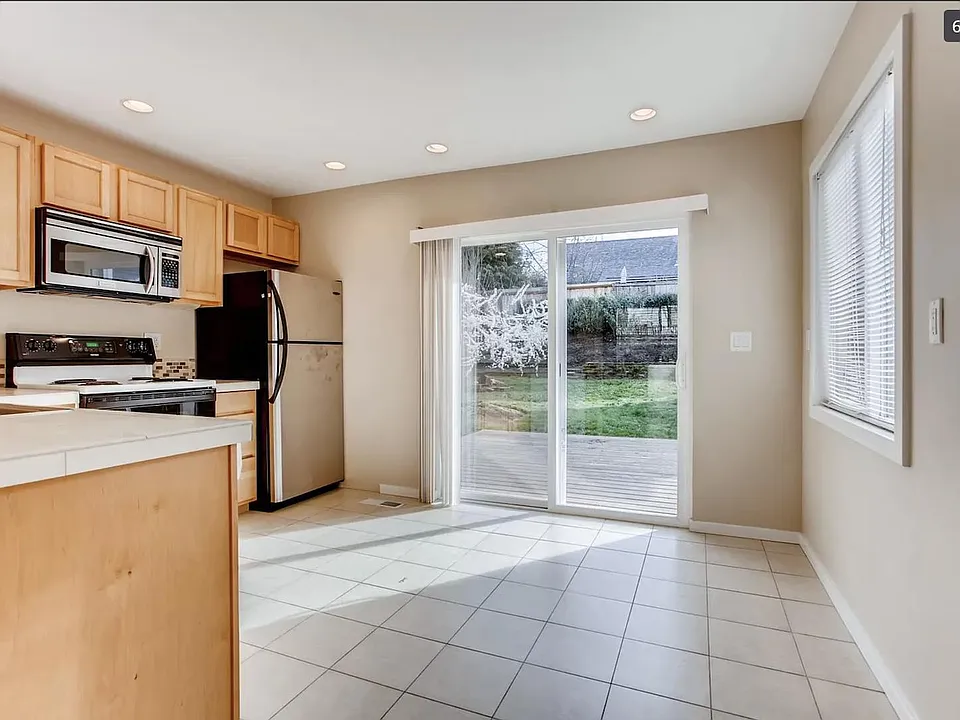 Dining kitchen