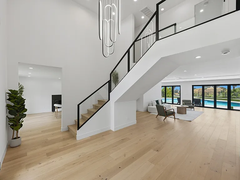 18101 Green Meadow Dr — Photo 24