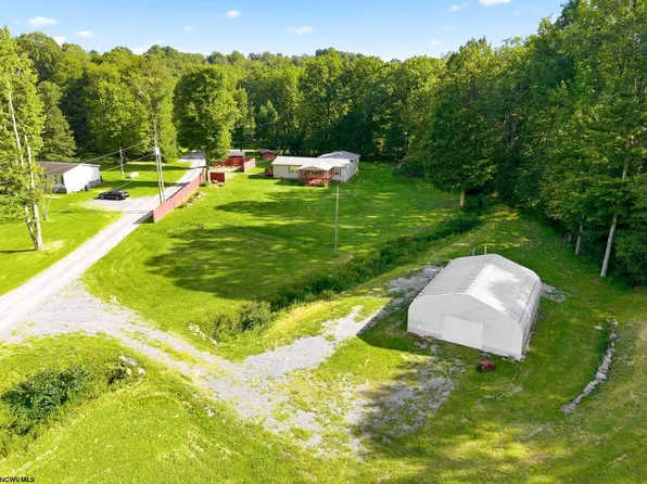 58 Mayhew Ln, Morgantown, WV 26508