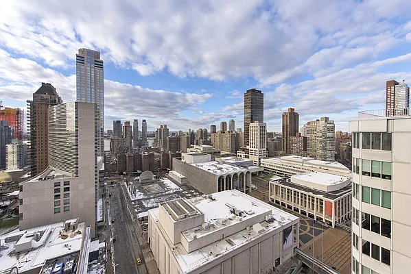 Sold by Nest Seekers International | media 19