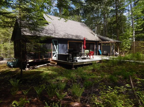 30 Hotchkiss Lane, Bridgton, ME 04009
