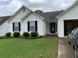 12334 Riviera Dr, Fayetteville, GA 30215