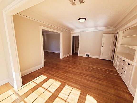 5th image of 1312 N Mar Vista Ave