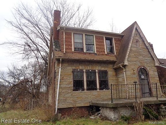 2nd image of 5776 Lakeview St