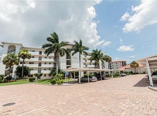 1 High Point Cir W APT 102, Naples, FL 34103