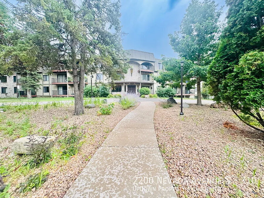 Furnished Chic & Spacious 2BR/2BA Condo Oasis in St. Louis Park 1,160 Sq Ft of Modern Living! — Photo 3