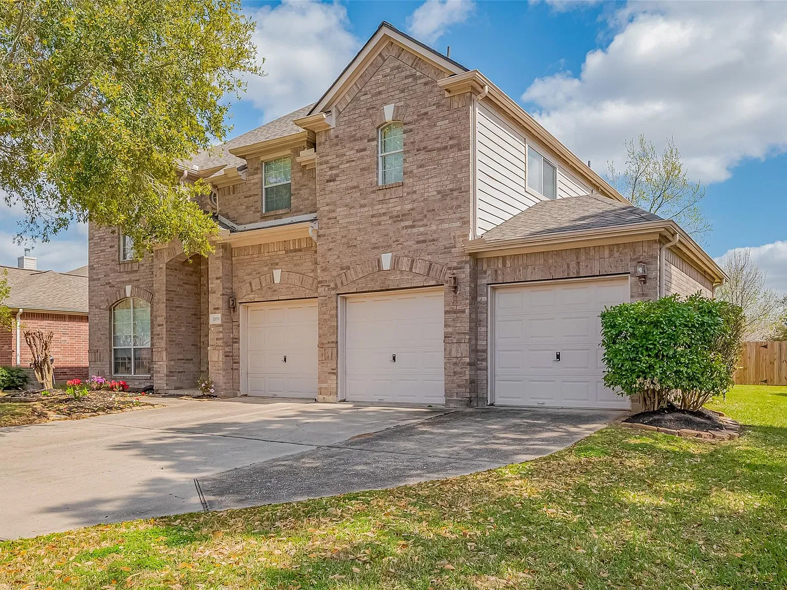 5 bed, 4.0 bath, 3701 sqft, $2,750 — Photo 4