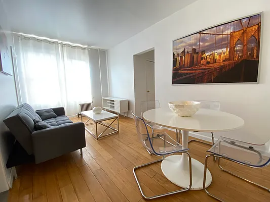 Rented by Oxford Property Group | media 9