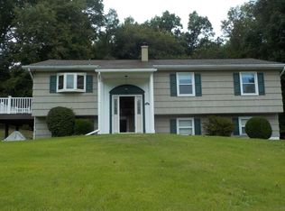 20 Hood Pl, Cortlandt Manor, NY 10567