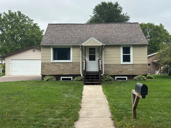 902 Queen Street, Bloomer, WI 54724