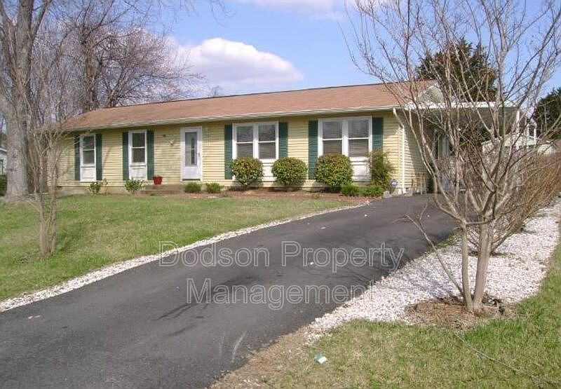 1st image of 119 Austin Dr