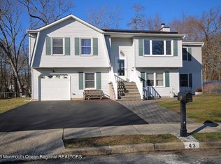 43 Eric Dr, Howell, NJ 07731