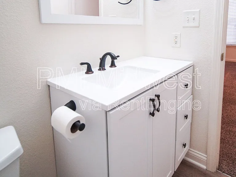 10414 Kensil St — Photo 20