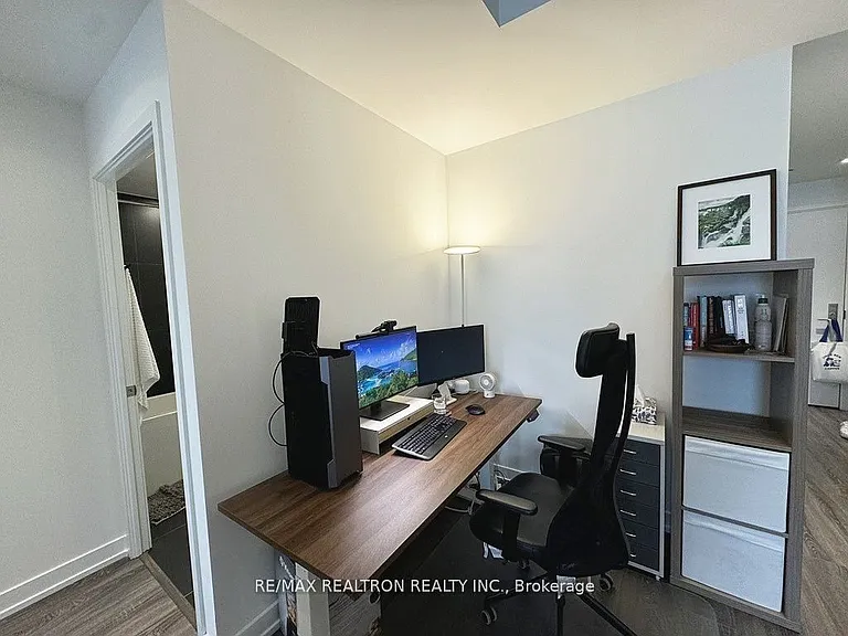 20 Edward St #2422 — Photo 4