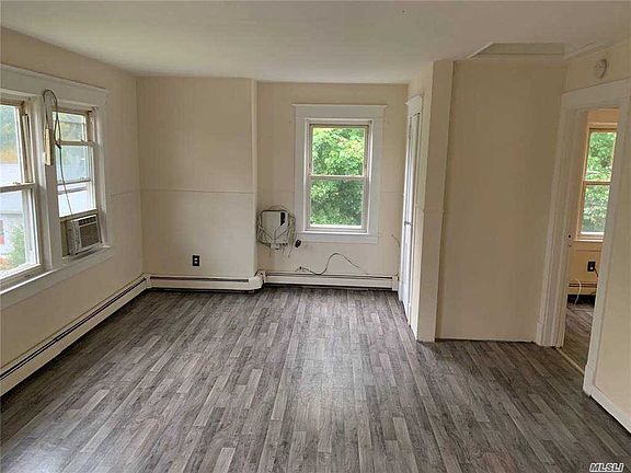 2nd image of 1 Beech Dr APT 4