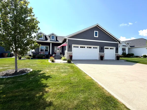 706 35th St SW, Altoona, IA 50009
