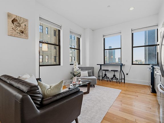 2nd image of 4 Beacon Way APT 914