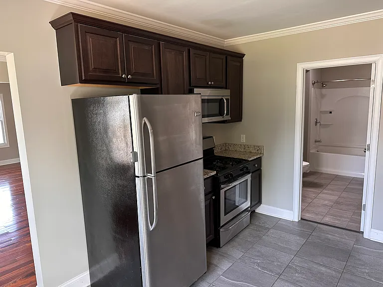 17-19 Peacock St #2 — Photo 12